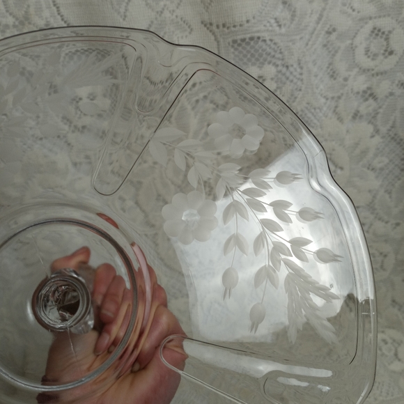 Vintage Crystal Glass Heart Handle Tidbit Serving Tray Platter Etched - Picture 4 of 6